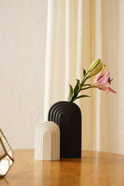 Indigo Gated Vase - Black/White