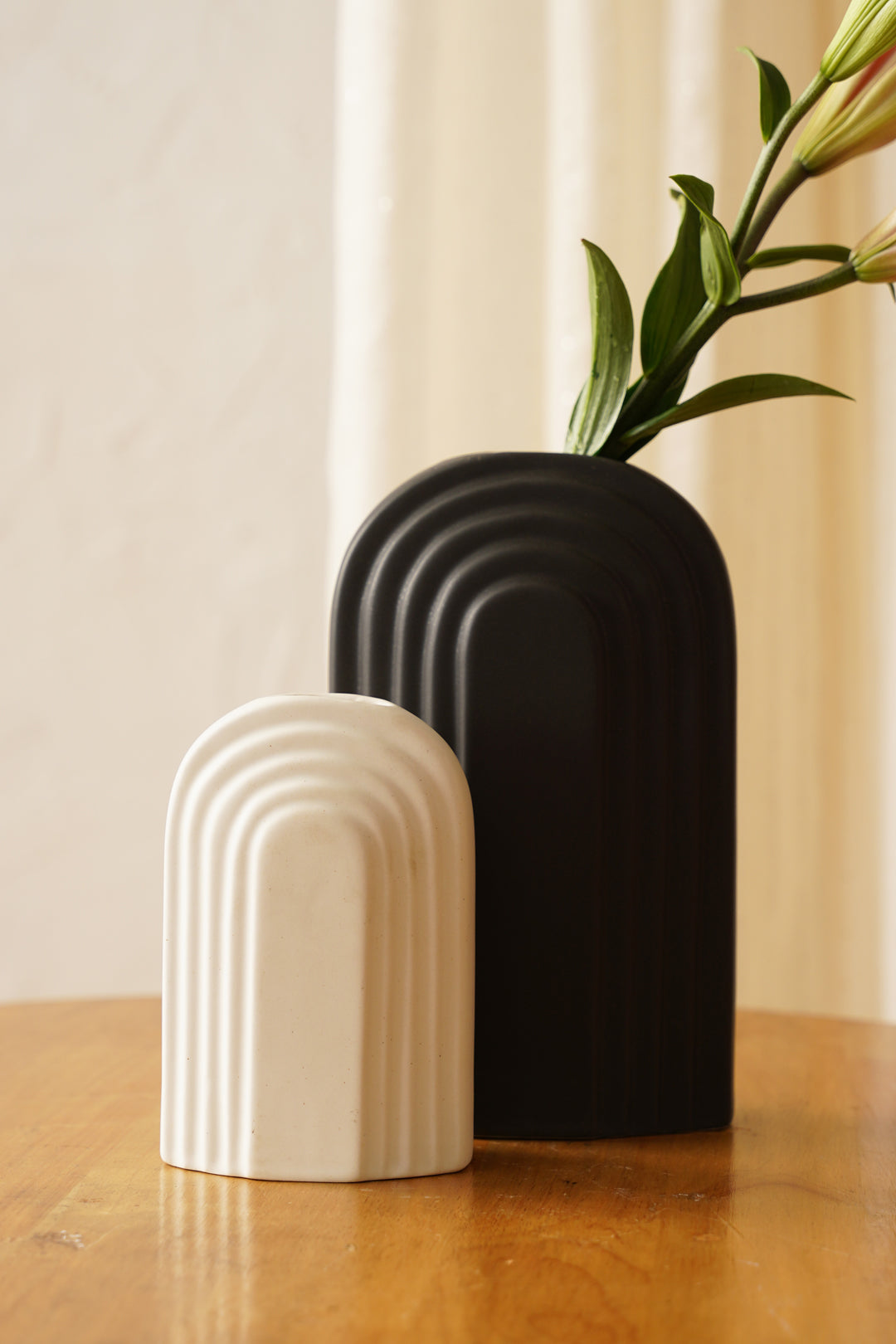 Indigo Gated Vase - Black/White