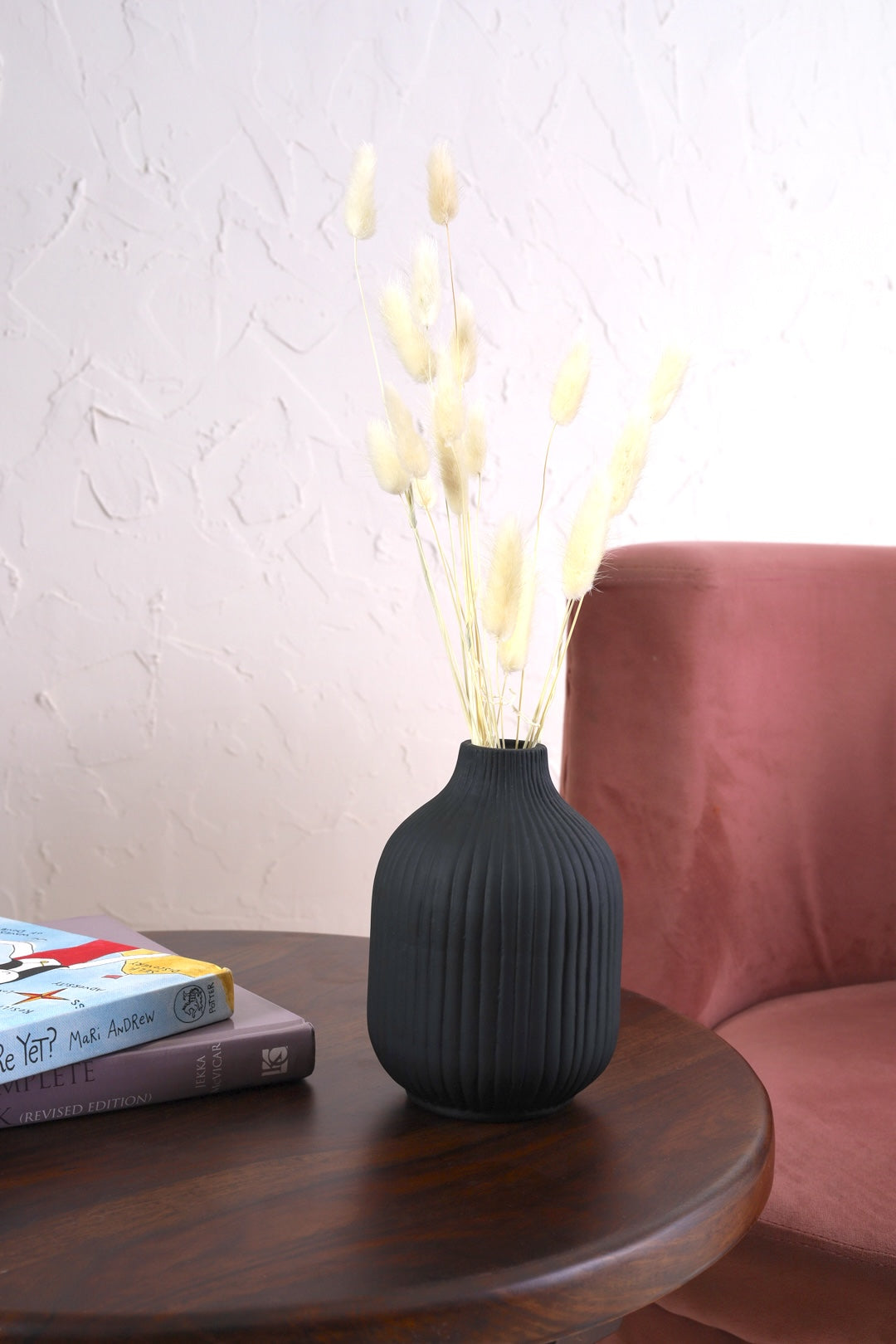 Ivory Vase Medium - Black