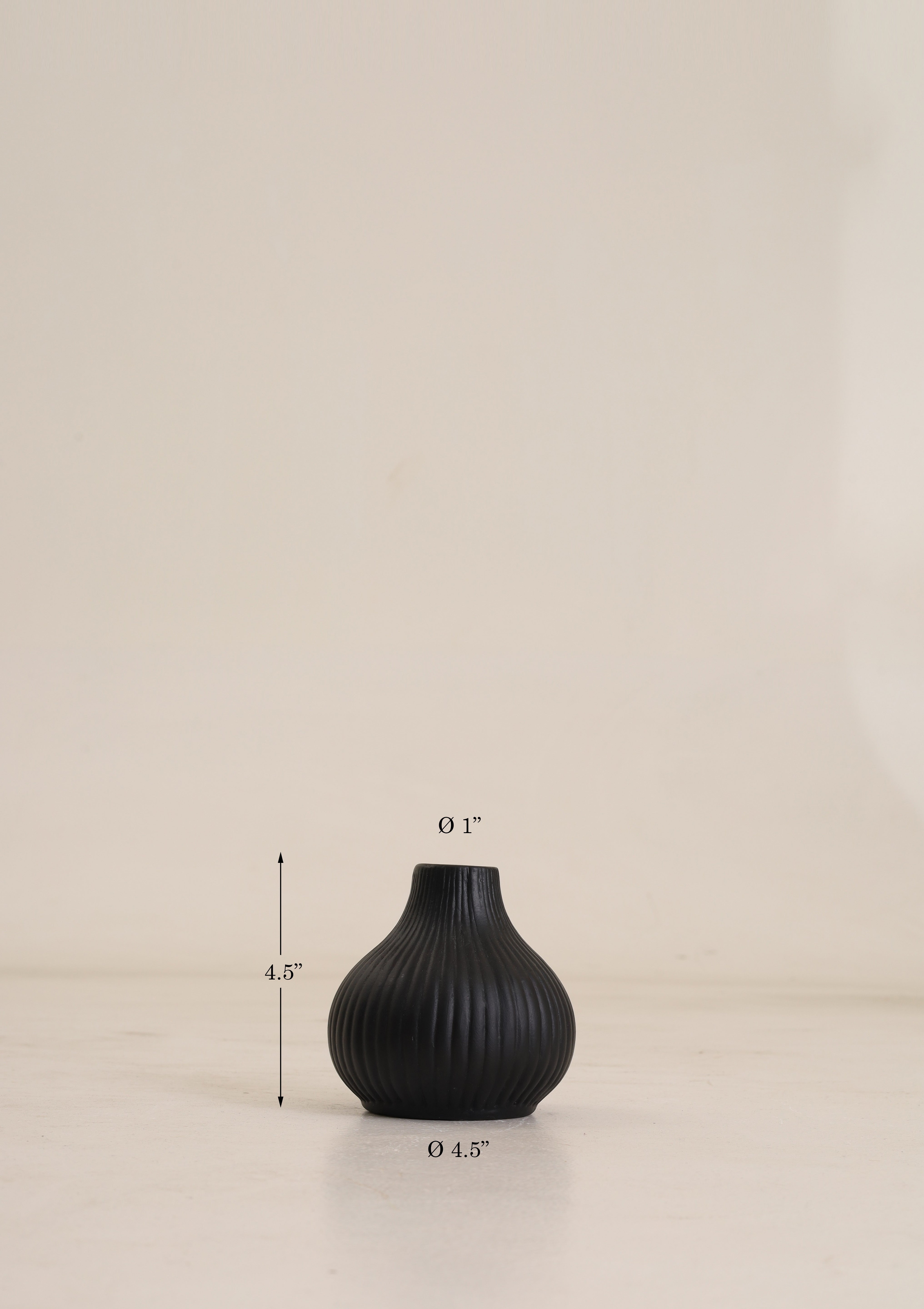 Ivory Vase Small - Black