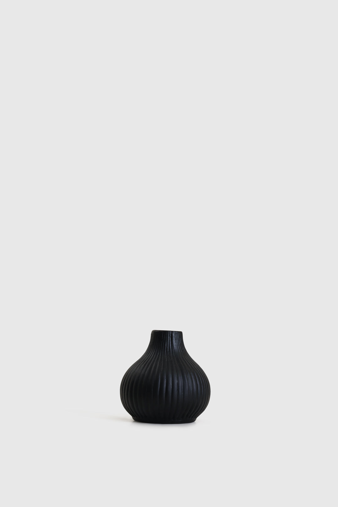 Ivory Vase Small - Black